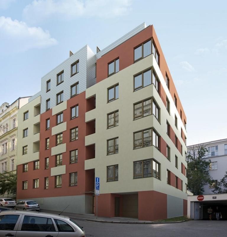 Garden Apartment With Garage In Central Prag Exterior foto